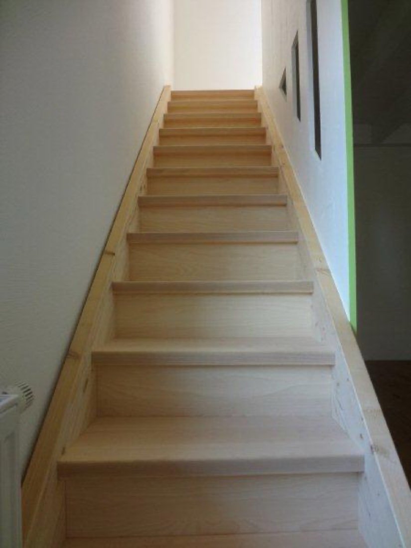 Treppenaufgang in Holz